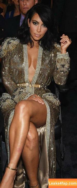 Kim Kardashian photo #1695