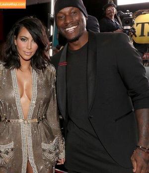 Kim Kardashian photo #1699