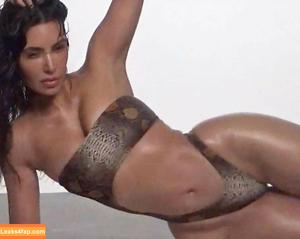 Kim Kardashian photo #1740