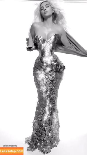 Kim Kardashian photo #1747