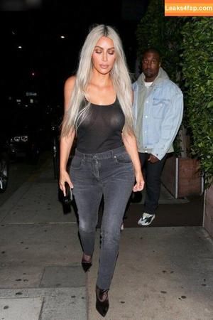 Kim Kardashian photo #1768
