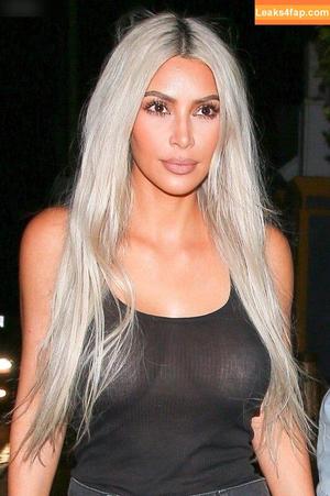 Kim Kardashian photo #1771