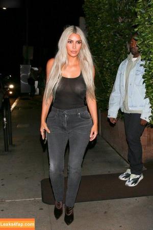 Kim Kardashian photo #1772