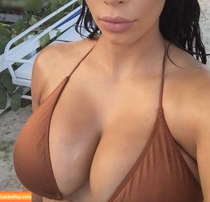 Kim Kardashian photo #1854