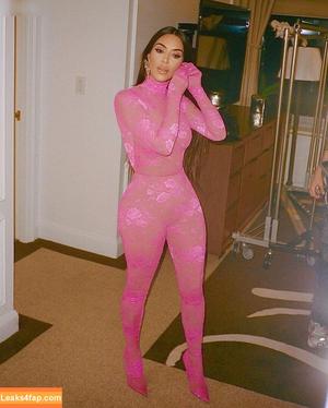 Kim Kardashian photo #1878