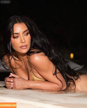 Kim Kardashian photo #1881