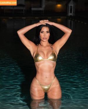 Kim Kardashian photo #1883