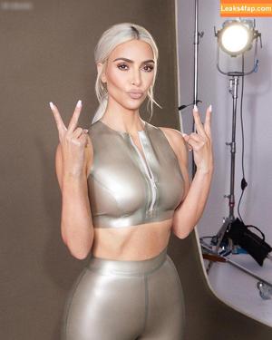 Kim Kardashian photo #1891