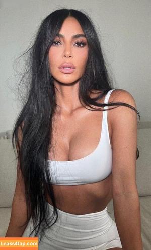 Kim Kardashian photo #1901