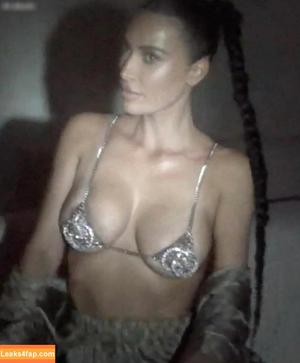 Kim Kardashian photo #1936