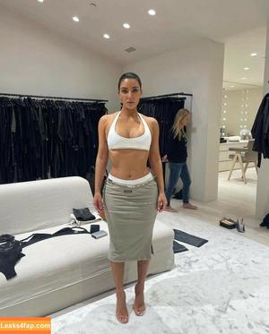 Kim Kardashian photo #1942