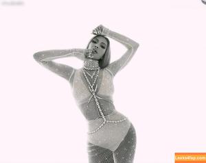 Kim Kardashian photo #1975