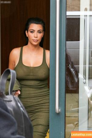 Kim Kardashian photo #1995