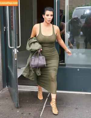Kim Kardashian photo #1998