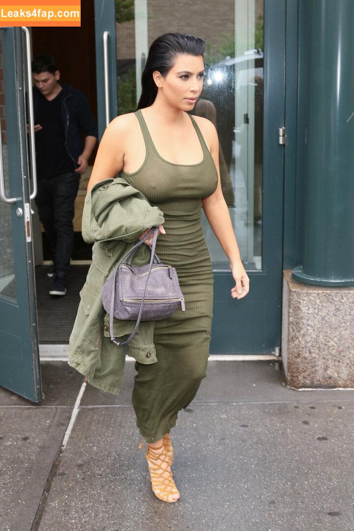 Kim Kardashian / https: / kimkadarshian / kimkardashian слитое фото фото #2004