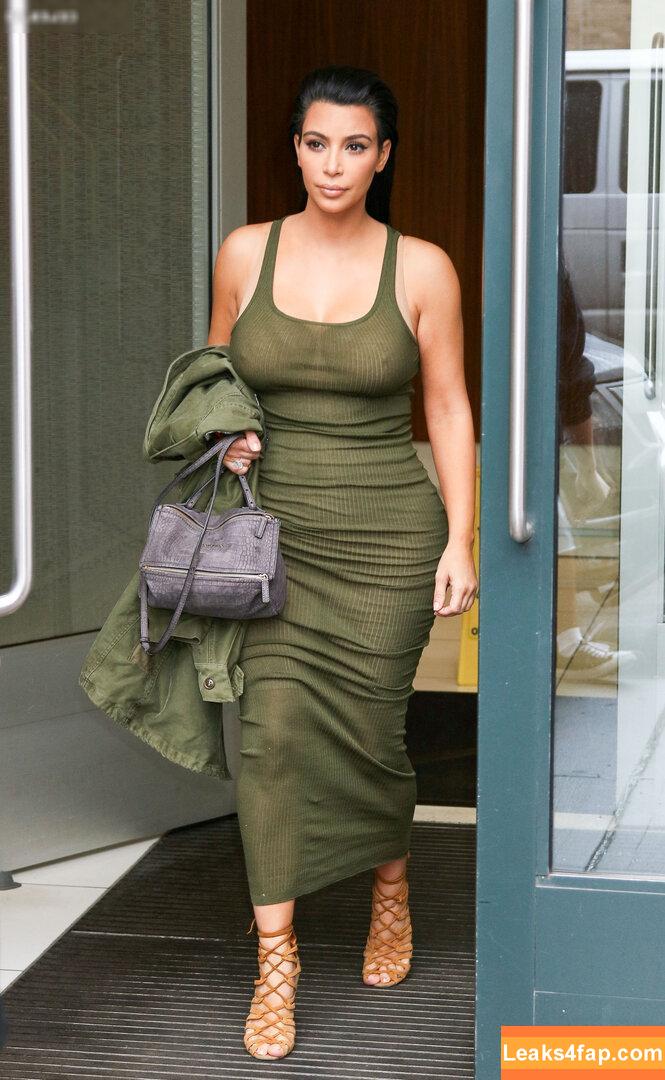 Kim Kardashian / https: / kimkadarshian / kimkardashian leaked photo photo #2007