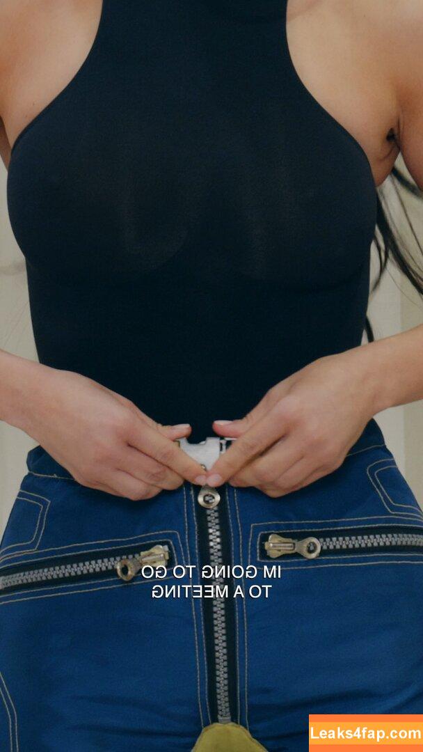 Kim Kardashian / https: / kimkadarshian / kimkardashian leaked photo photo #2044