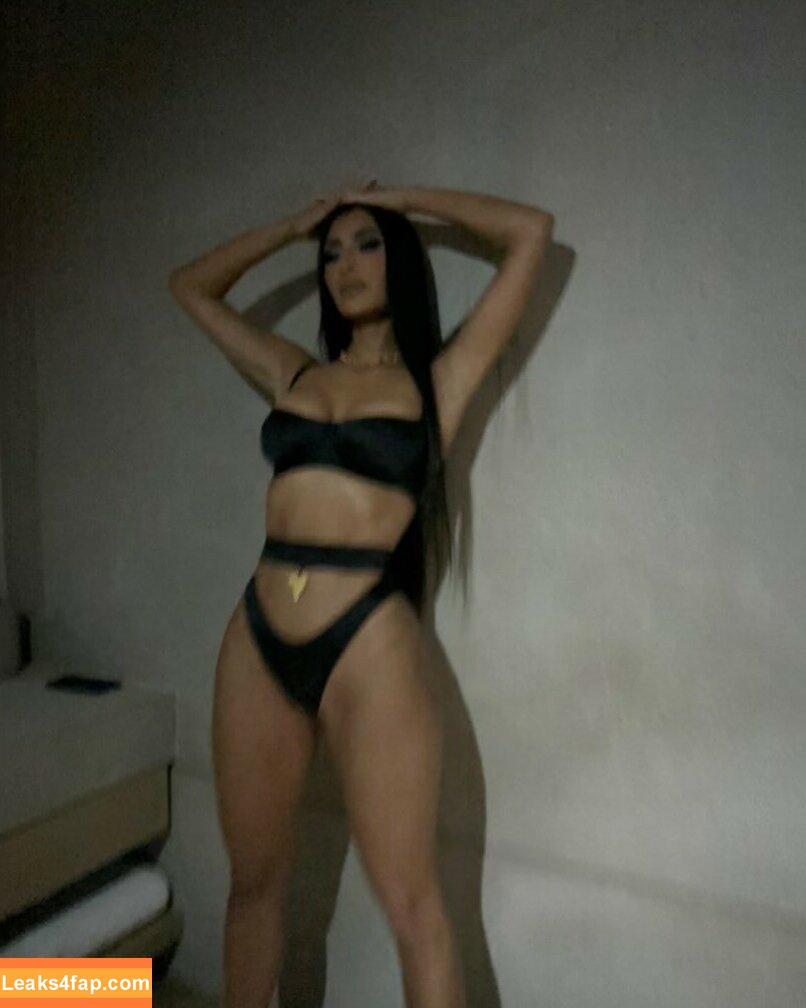 Kim Kardashian / https: / kimkadarshian / kimkardashian leaked photo photo #2066