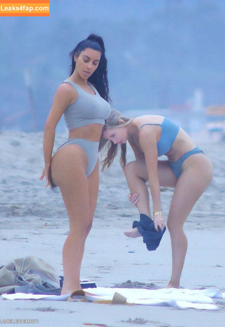 Kim Kardashian / https: / kimkadarshian / kimkardashian leaked photo photo #2120