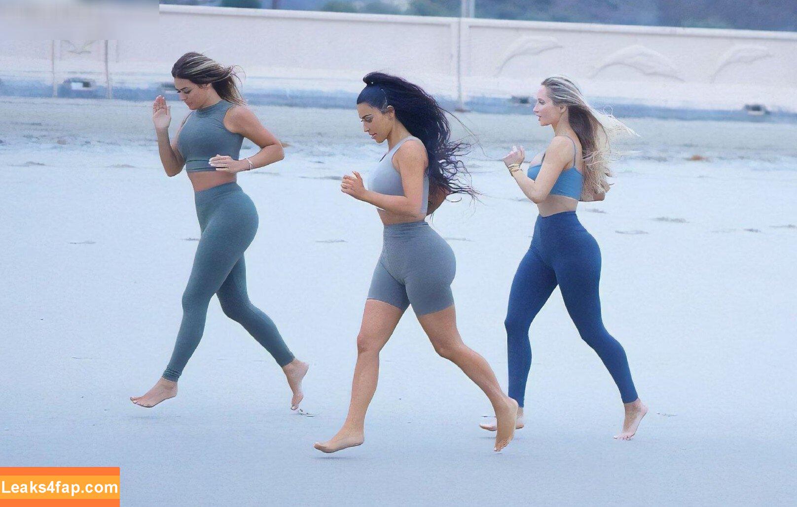 Kim Kardashian / https: / kimkadarshian / kimkardashian leaked photo photo #2122