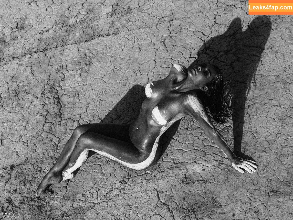 Kim Kardashian / https: / kimkadarshian / kimkardashian leaked photo photo #2166