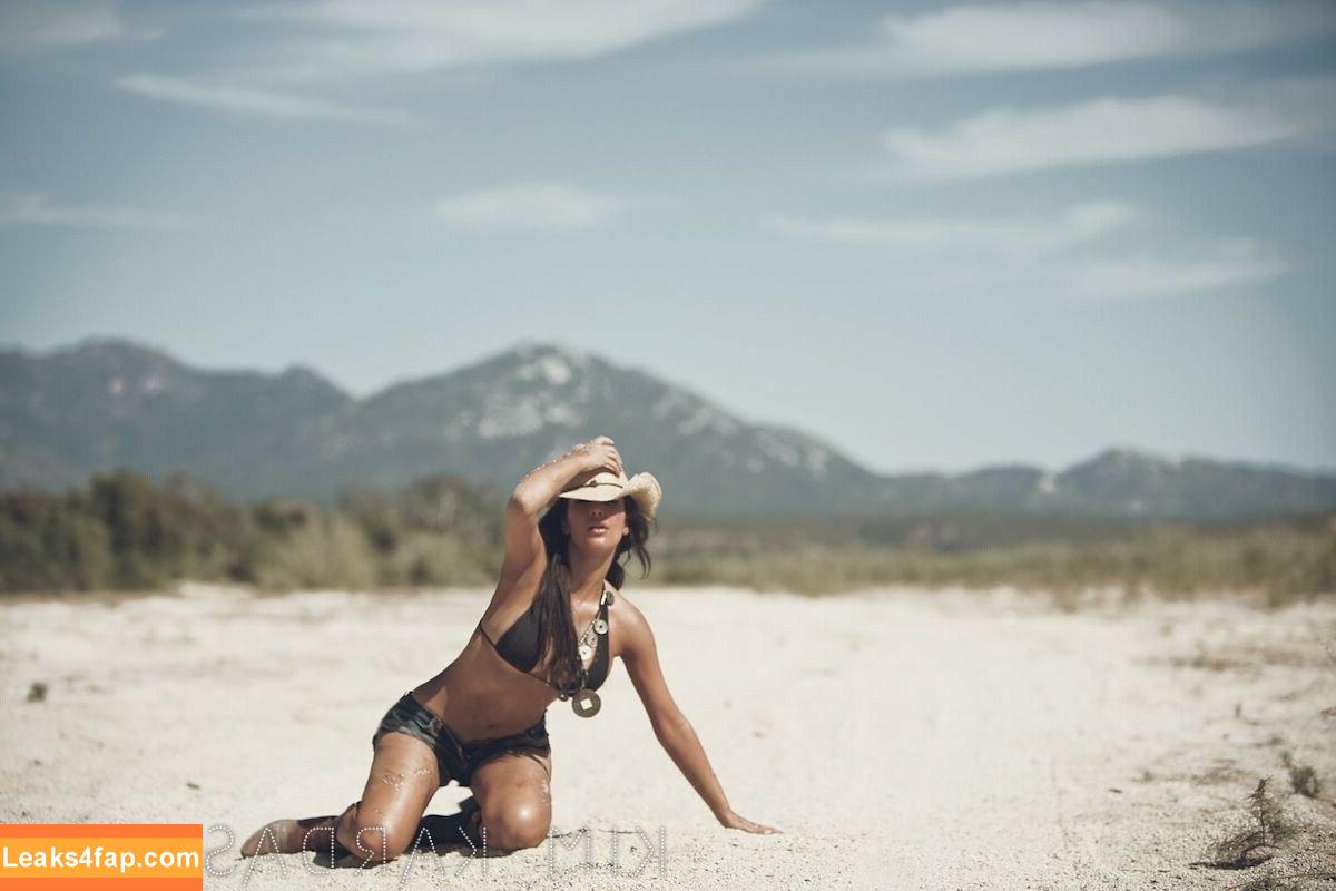Kim Kardashian / https: / kimkadarshian / kimkardashian leaked photo photo #2181