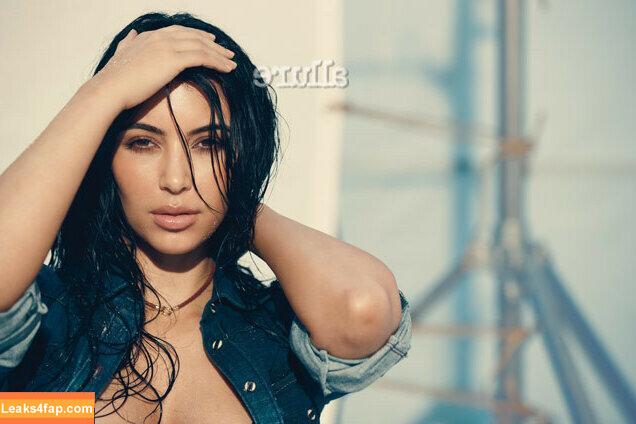 Kim Kardashian / https: / kimkadarshian / kimkardashian leaked photo photo #2184