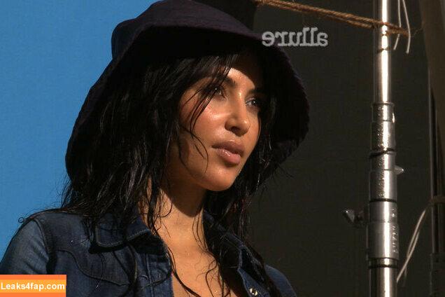 Kim Kardashian / https: / kimkadarshian / kimkardashian leaked photo photo #2190