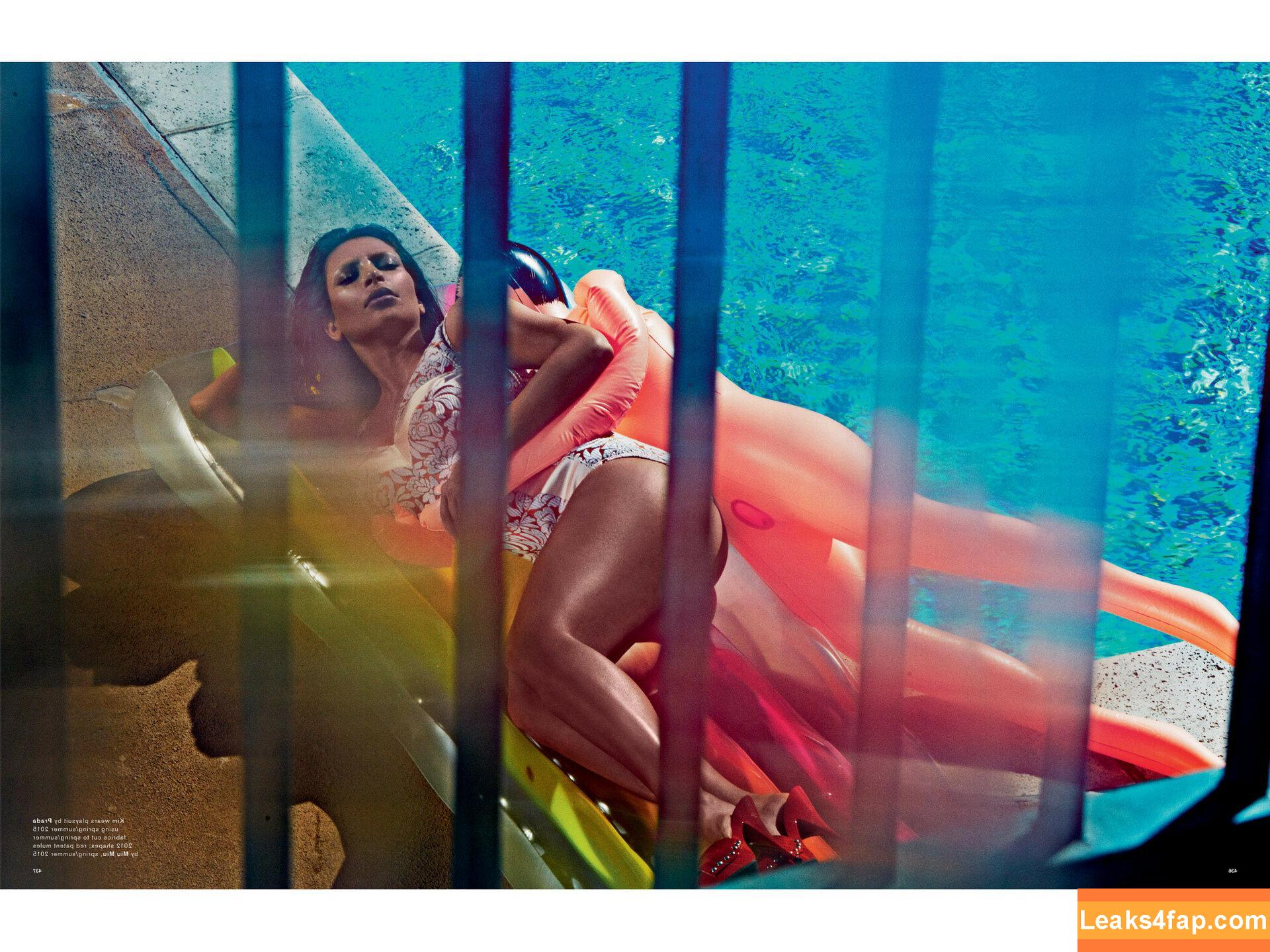 Kim Kardashian / https: / kimkadarshian / kimkardashian leaked photo photo #2197