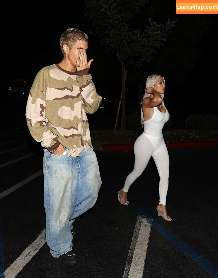 Kim Kardashian / https: / kimkadarshian / kimkardashian leaked photo photo #2311