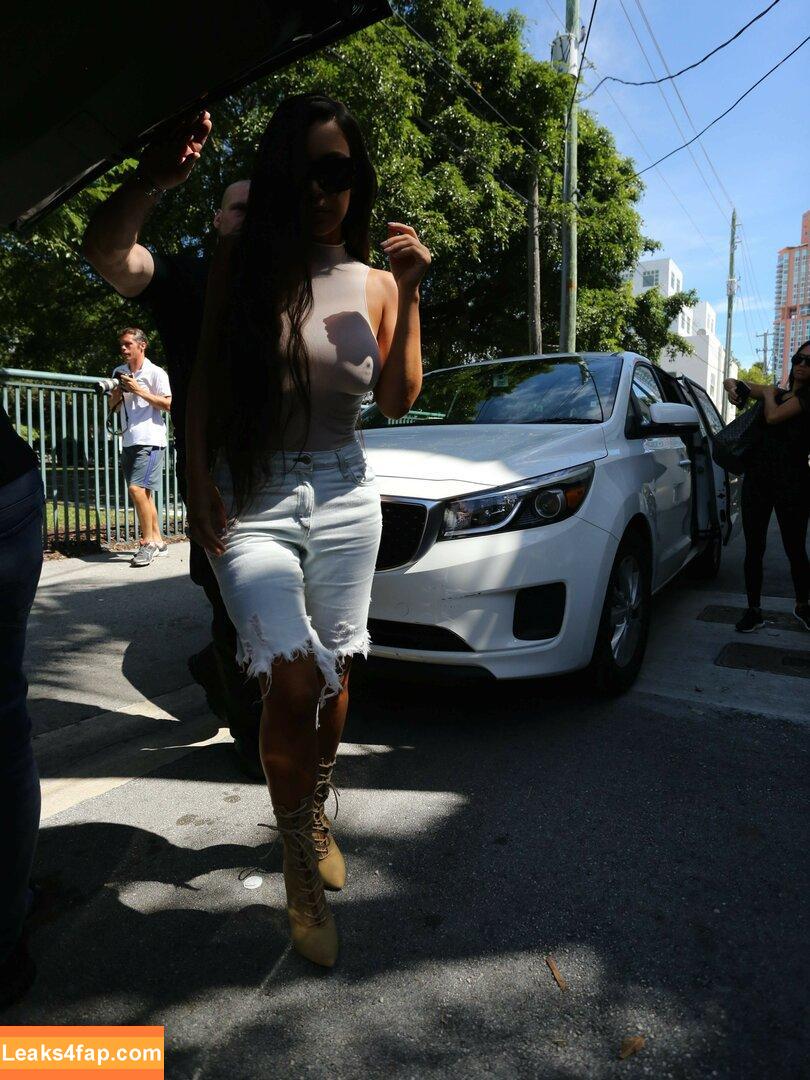 Kim Kardashian / https: / kimkadarshian / kimkardashian leaked photo photo #2405