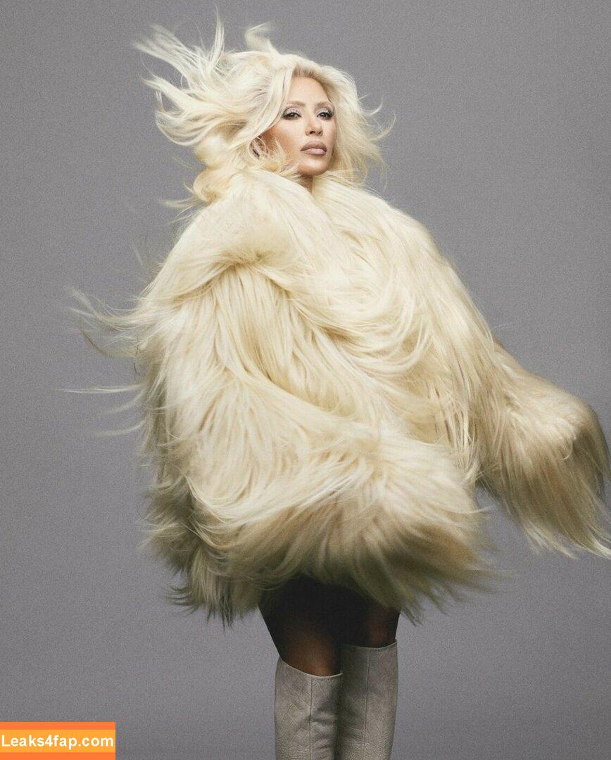 Kim Kardashian / https: / kimkadarshian / kimkardashian leaked photo photo #2507