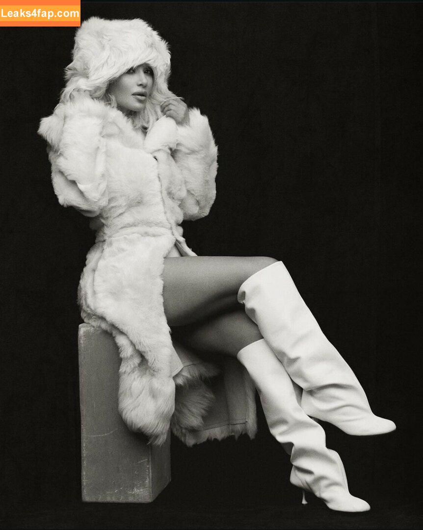 Kim Kardashian / https: / kimkadarshian / kimkardashian leaked photo photo #2510