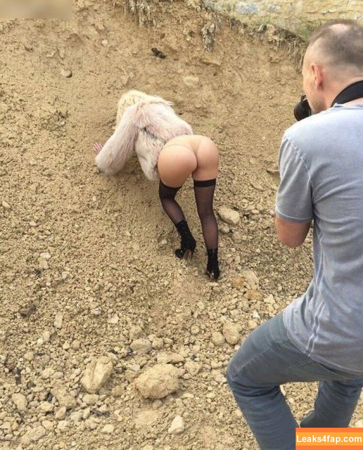 Kim Kardashian / https: / kimkadarshian / kimkardashian leaked photo photo #2522