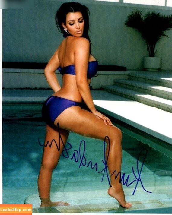 Kim Kardashian / https: / kimkadarshian / kimkardashian leaked photo photo #2523
