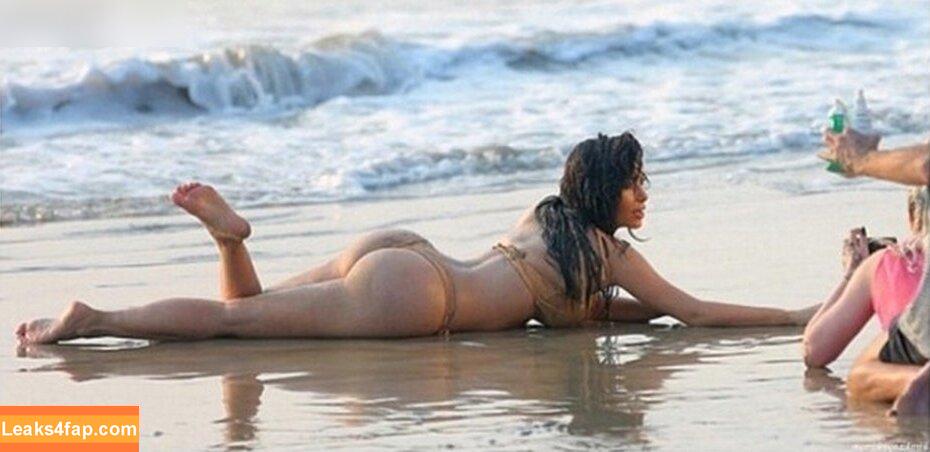 Kim Kardashian / https: / kimkadarshian / kimkardashian leaked photo photo #2594