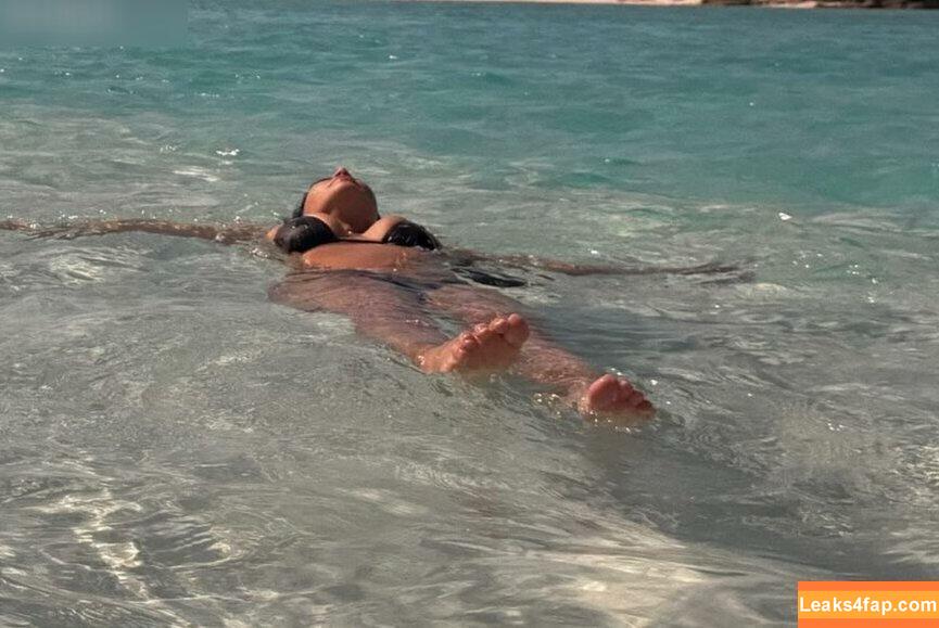 Kim Kardashian / https: / kimkadarshian / kimkardashian leaked photo photo #2604