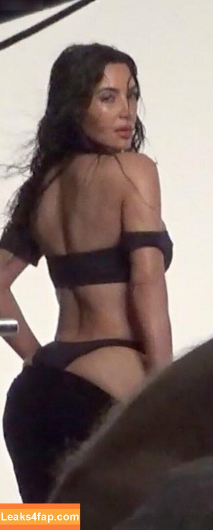 Kim Kardashian / https: / kimkadarshian / kimkardashian leaked photo photo #2625