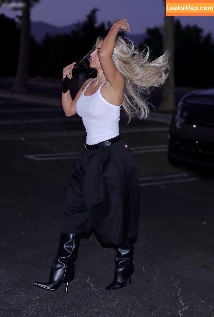 Kim Kardashian / https: / kimkadarshian / kimkardashian leaked photo photo #2680
