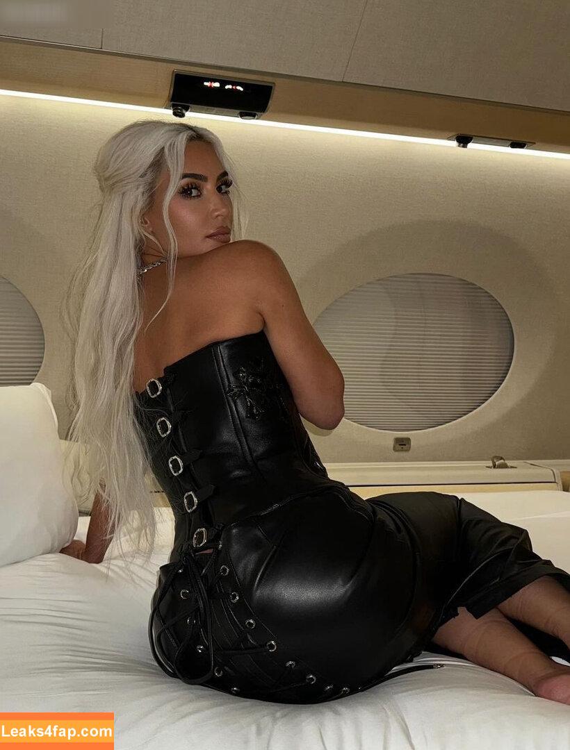 Kim Kardashian / https: / kimkadarshian / kimkardashian слитое фото фото #2705