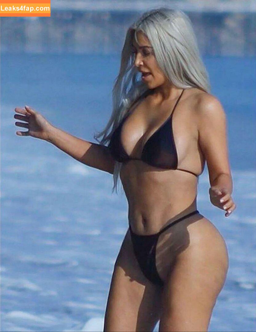 Kim Kardashian / https: / kimkadarshian / kimkardashian leaked photo photo #2721