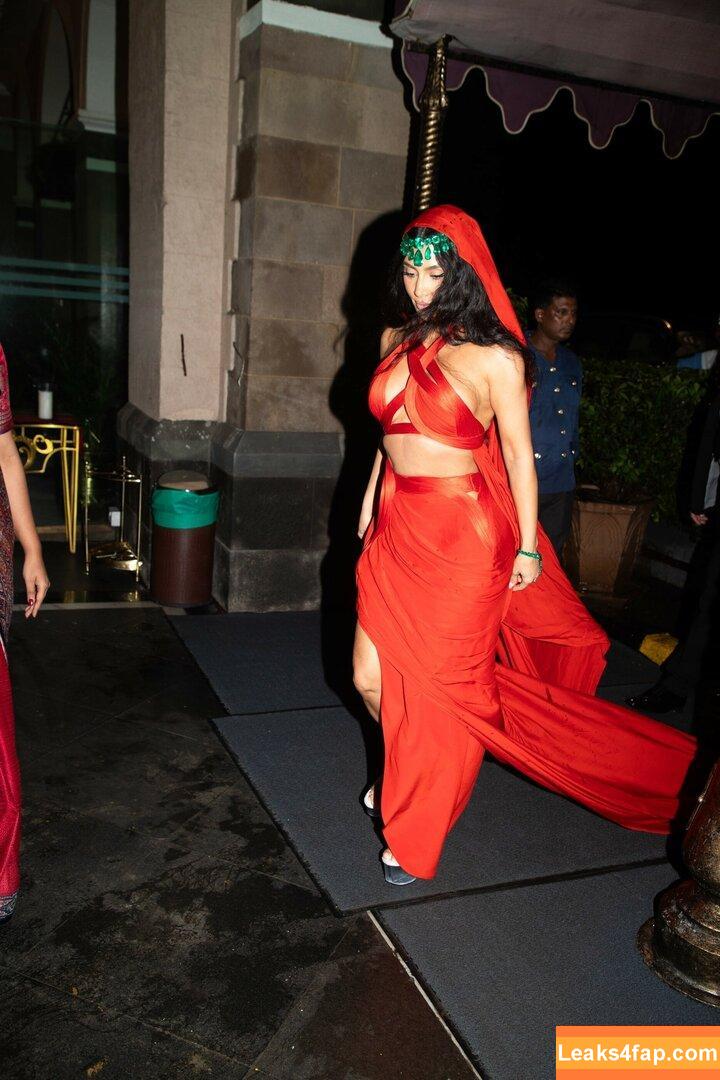 Kim Kardashian / https: / kimkadarshian / kimkardashian leaked photo photo #2730