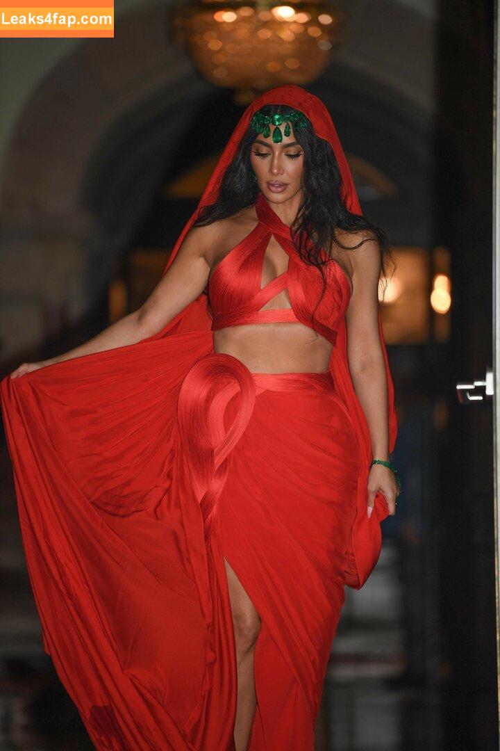 Kim Kardashian / https: / kimkadarshian / kimkardashian leaked photo photo #2741