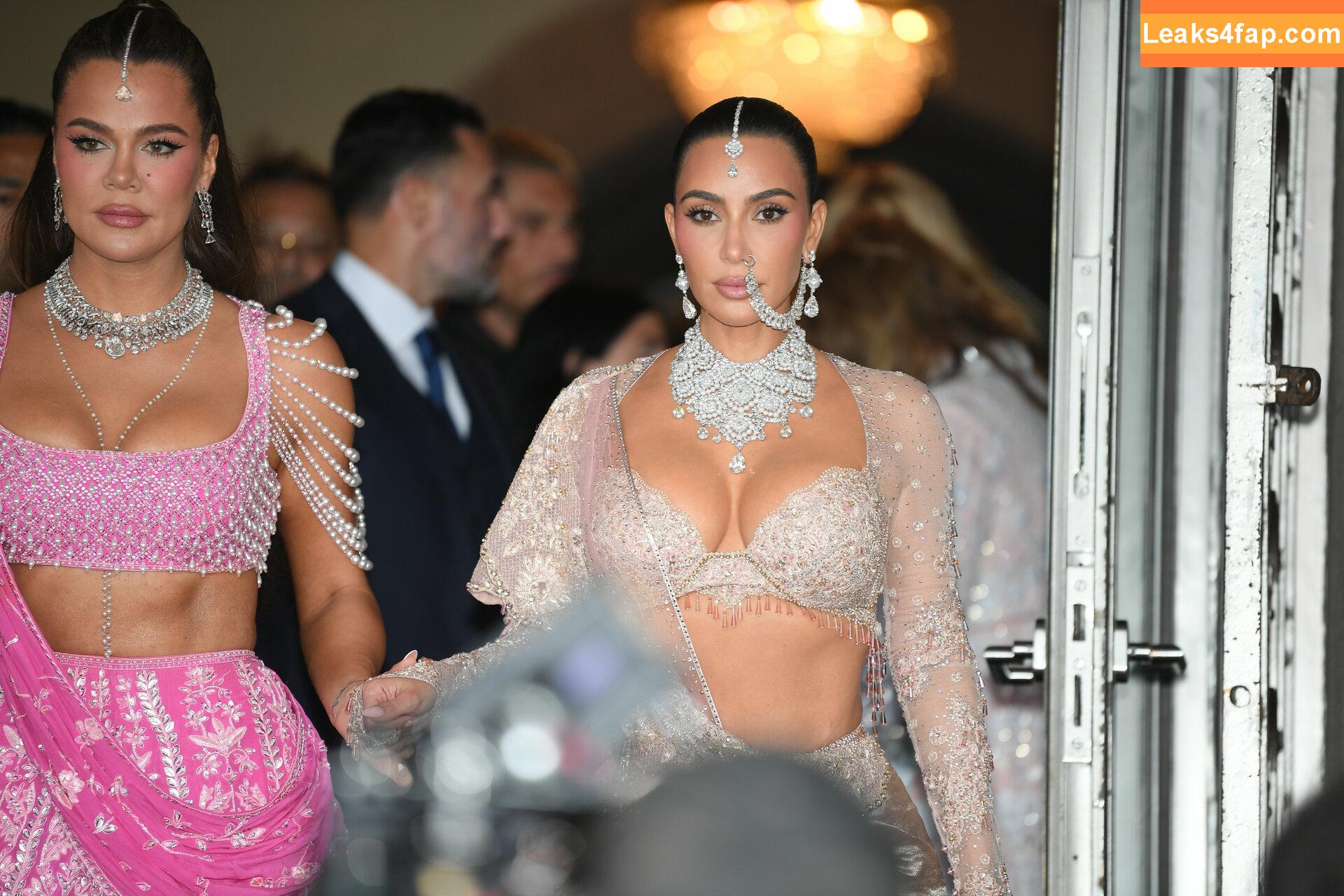 Kim Kardashian / https: / kimkadarshian / kimkardashian leaked photo photo #2765