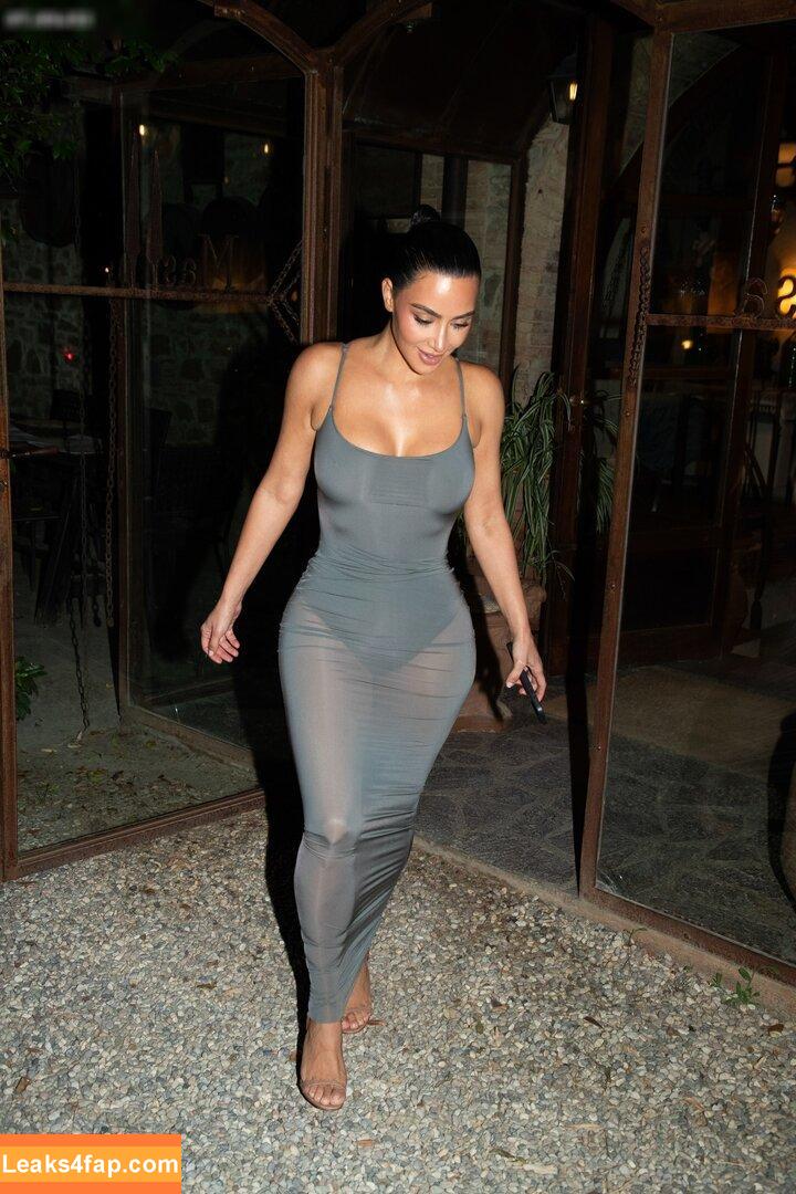 Kim Kardashian / https: / kimkadarshian / kimkardashian leaked photo photo #2783