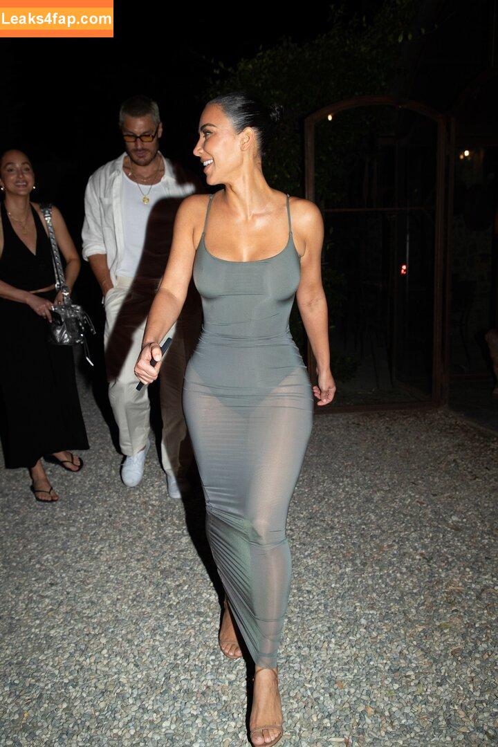 Kim Kardashian / https: / kimkadarshian / kimkardashian leaked photo photo #2789