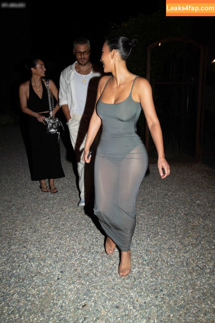 Kim Kardashian / https: / kimkadarshian / kimkardashian leaked photo photo #2793