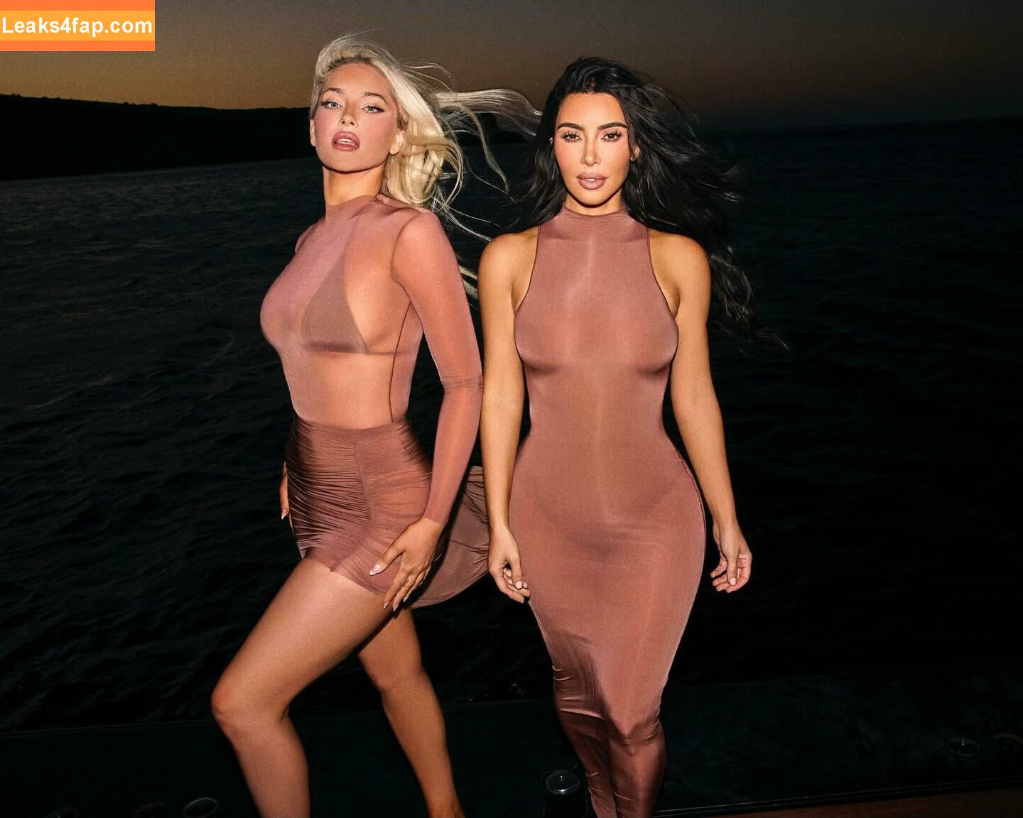 Kim Kardashian / https: / kimkadarshian / kimkardashian leaked photo photo #2812