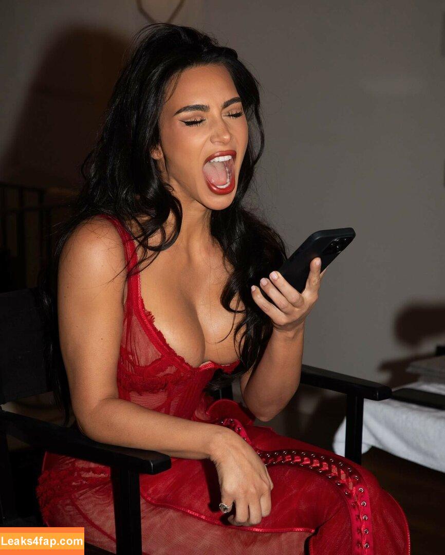 Kim Kardashian / https: / kimkadarshian / kimkardashian leaked photo photo #2817