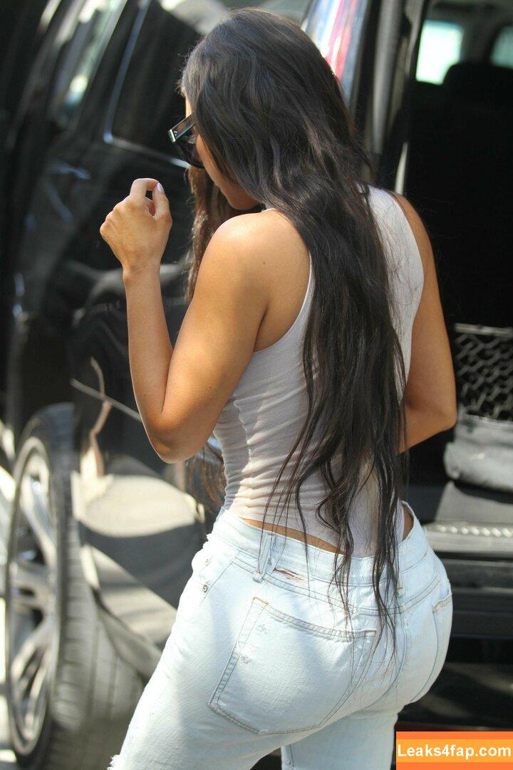 Kim Kardashian / https: / kimkadarshian / kimkardashian leaked photo photo #2856